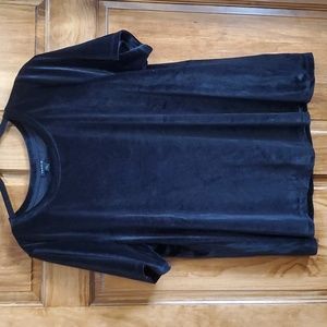 NWT Torrid Black Velvet Velour Shirt Size 2